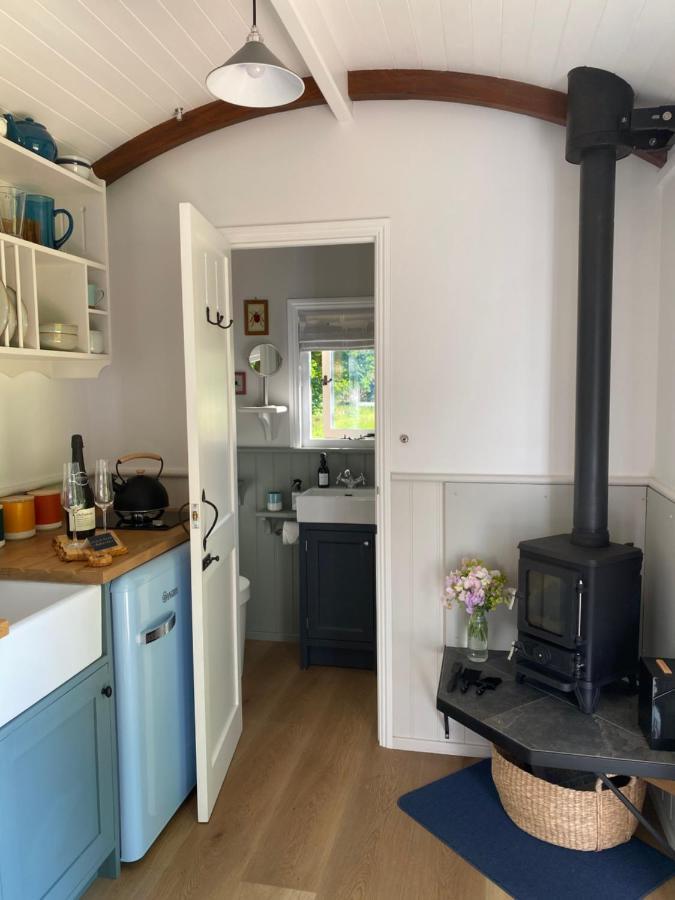 Coachroad Shepherds Huts Петвёт Экстерьер фото
