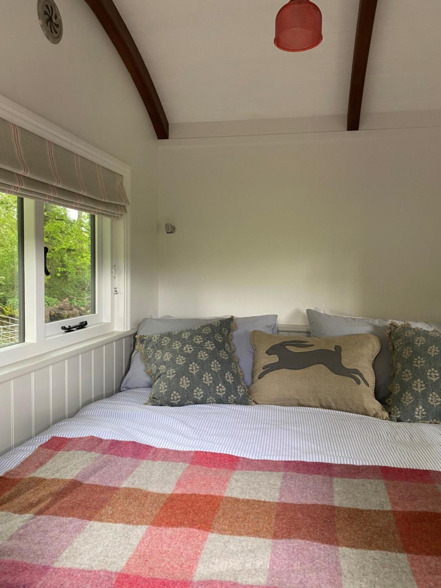 Coachroad Shepherds Huts Петвёт Экстерьер фото
